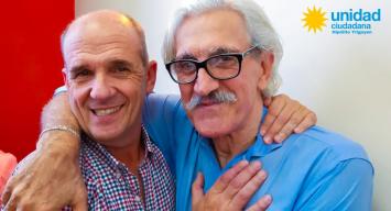 Héctor Ricardo Pérez, junto al intendente de Pehuajó, Pablo Zurro